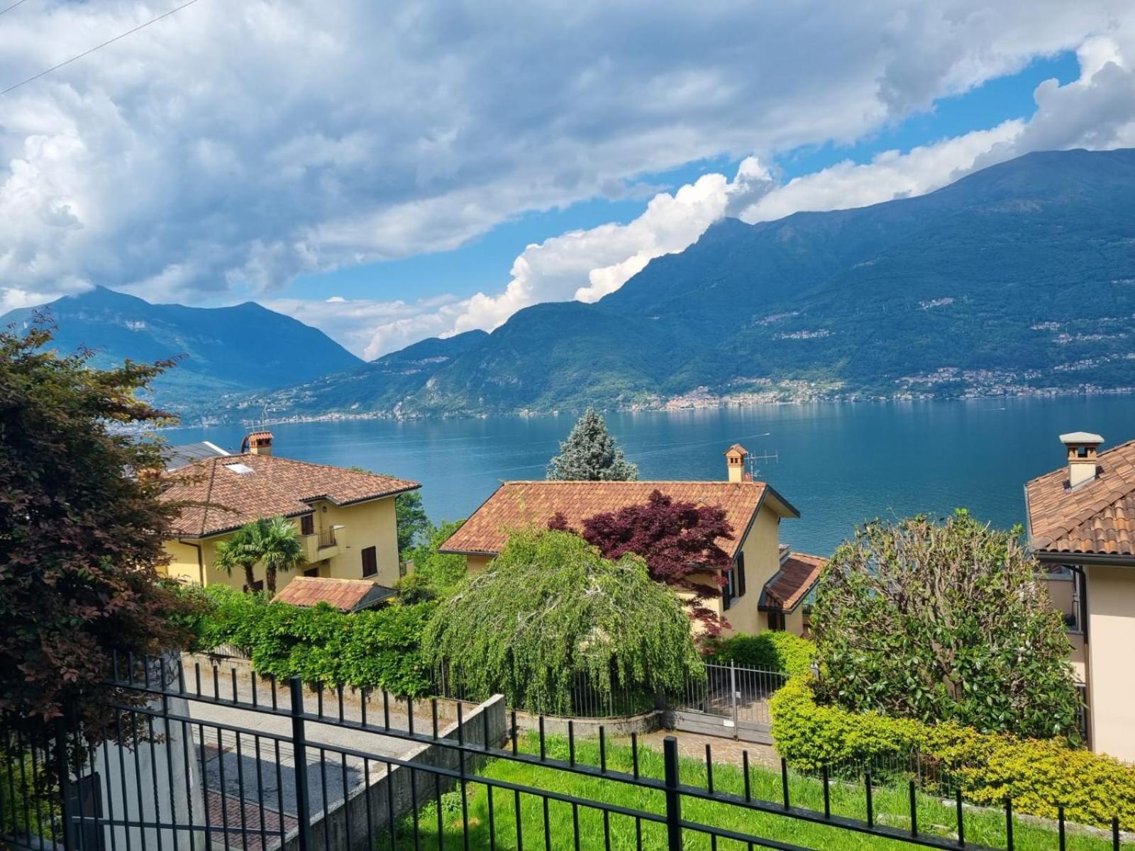 Apartment With Garden And Terrace Beautiful Lake View ベッラーノ エクステリア 写真